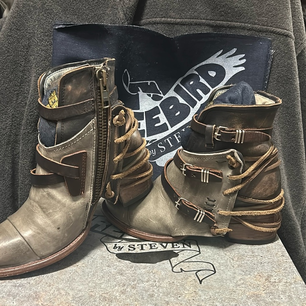 Stunning Freebird by Steven Crue boot❤️